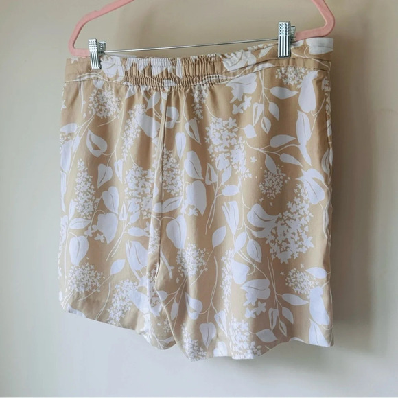 United Colors of Benetton Floral Print Shorts - Size XL - Picture 11 of 14